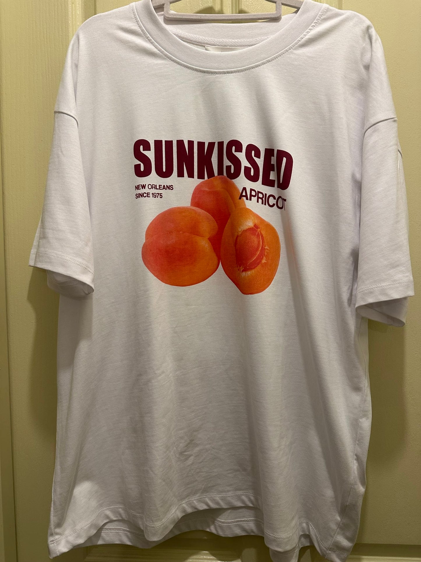 66568