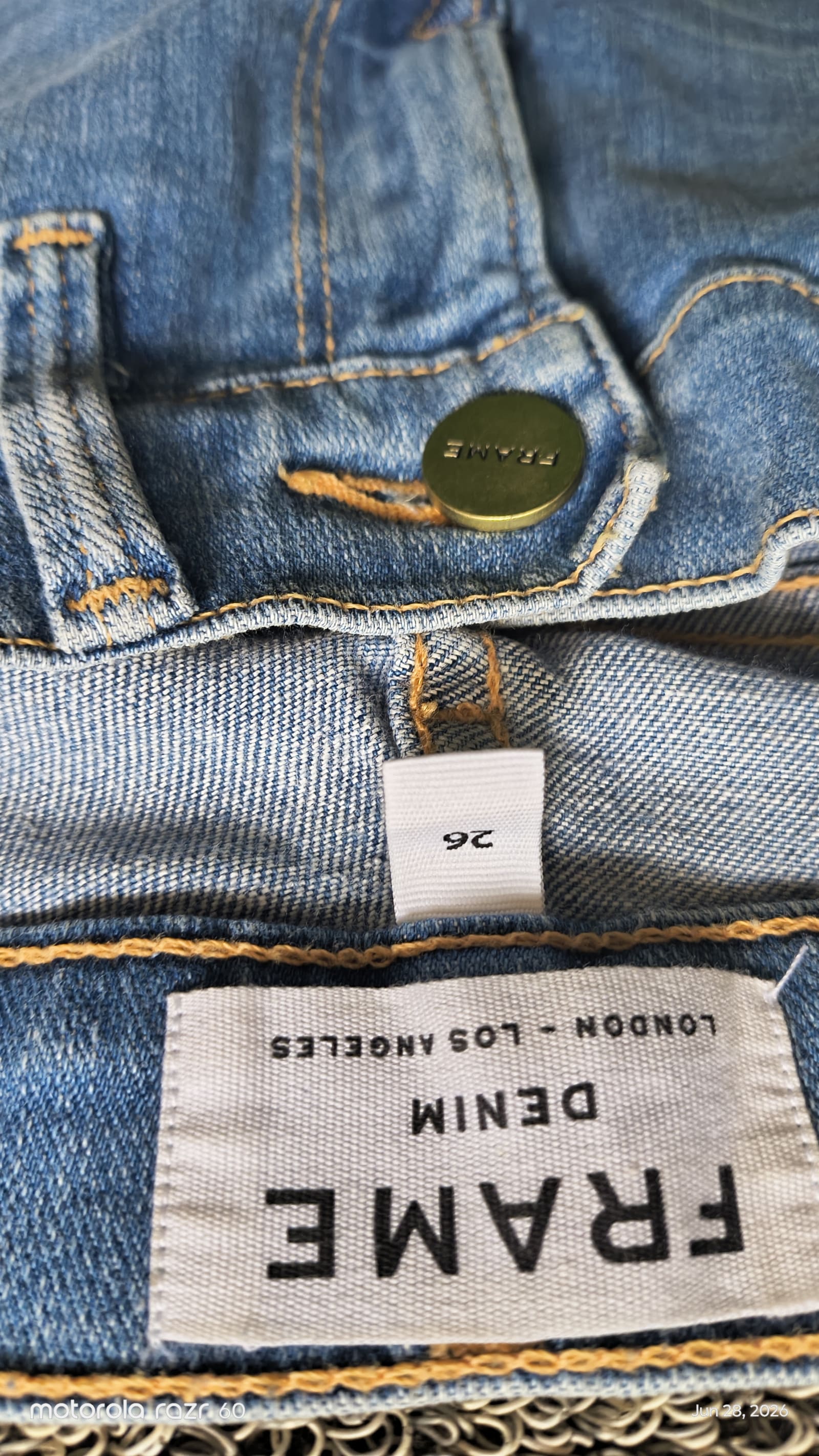153677