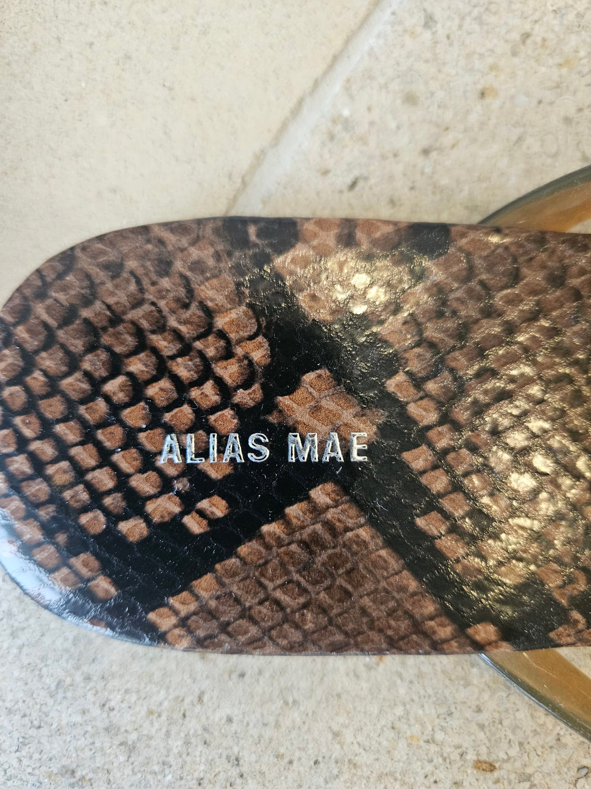211461