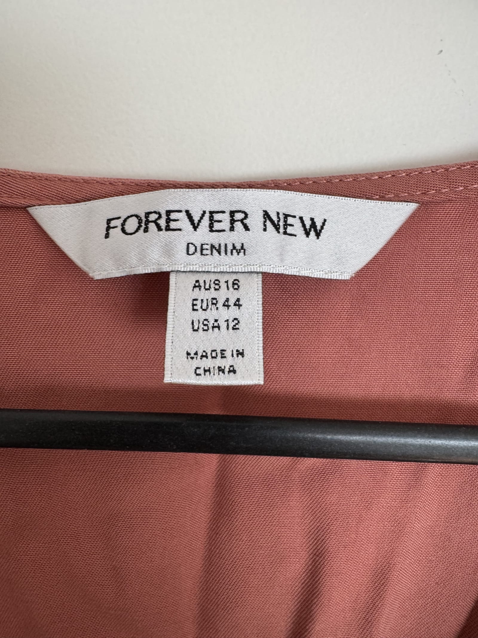 169600