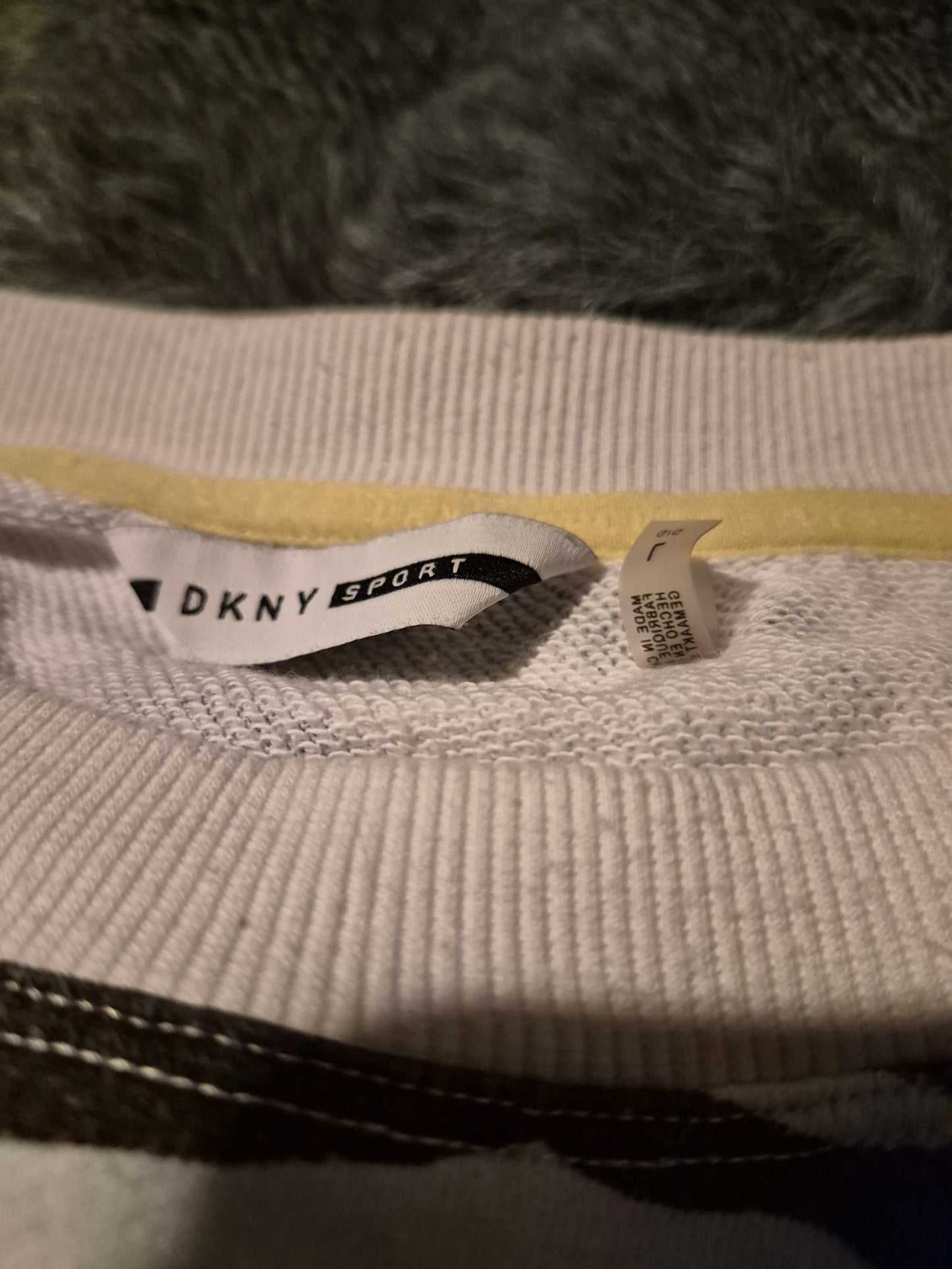 165700