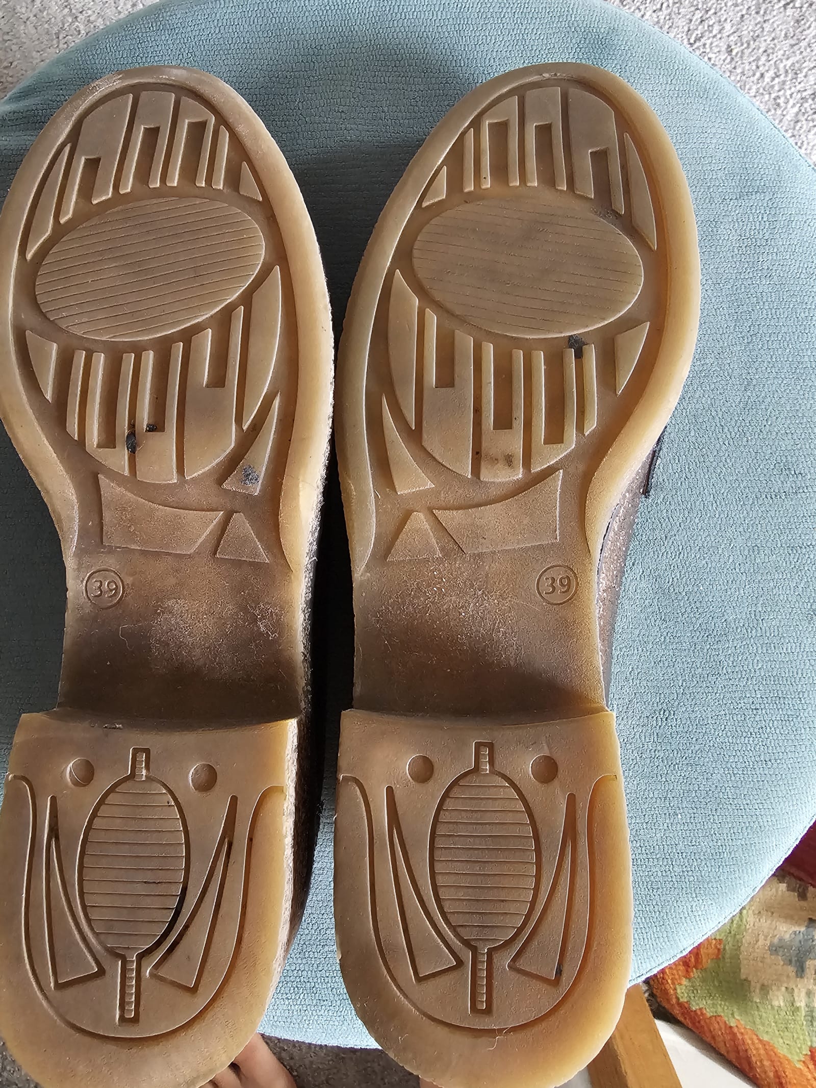 102216