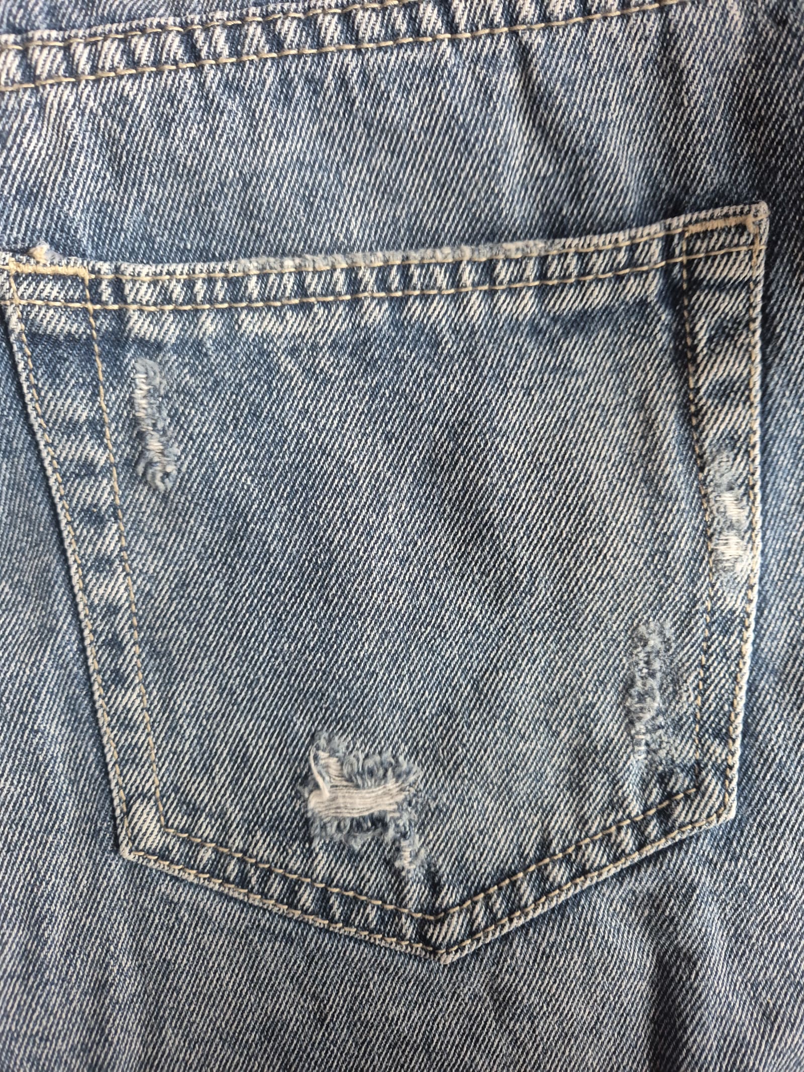 195854