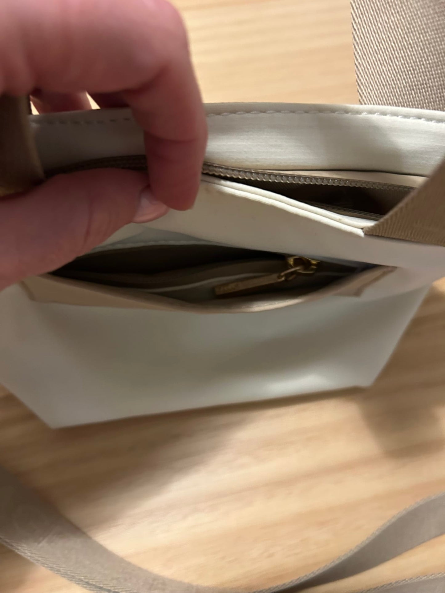 163161