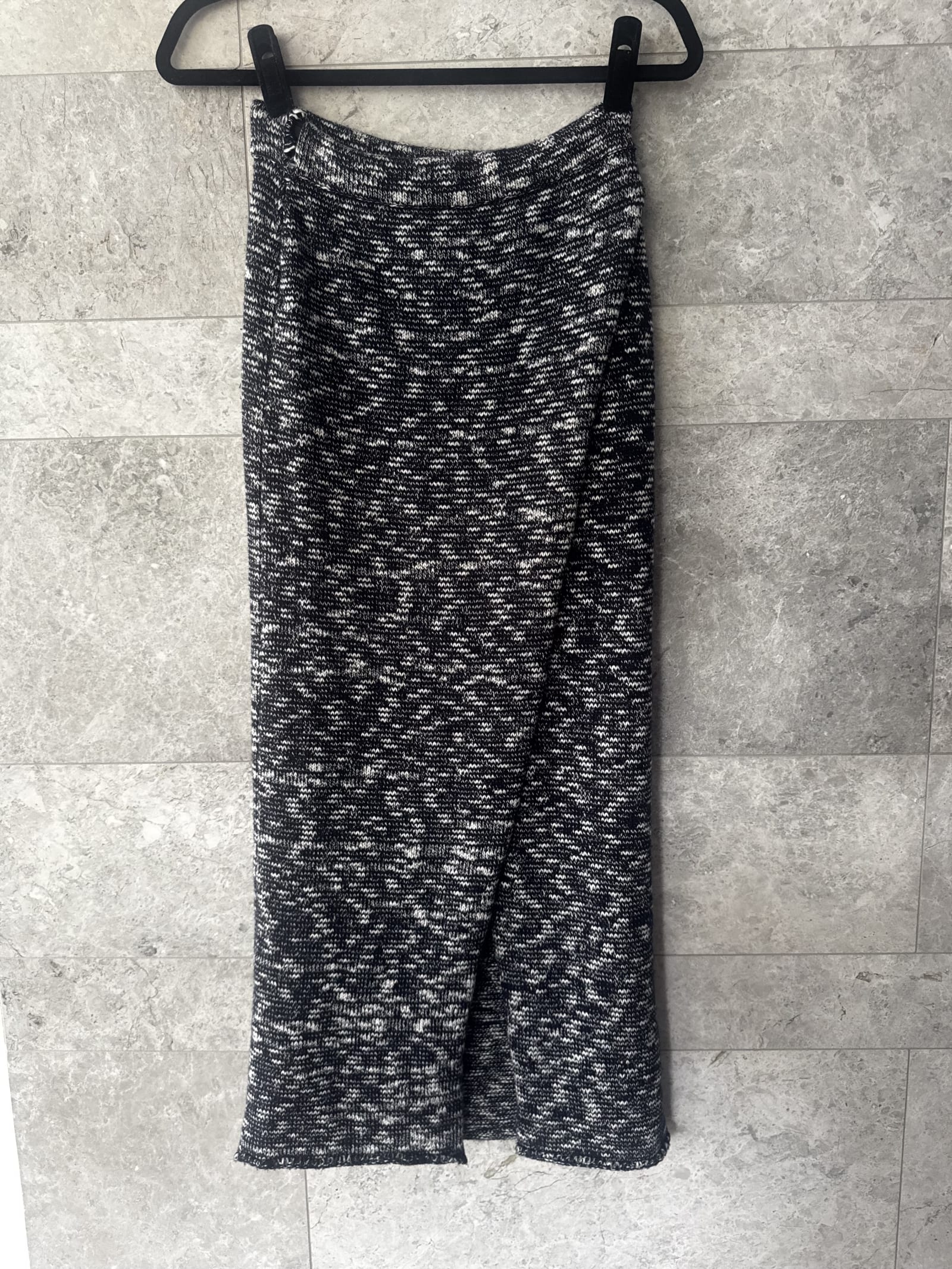 198533