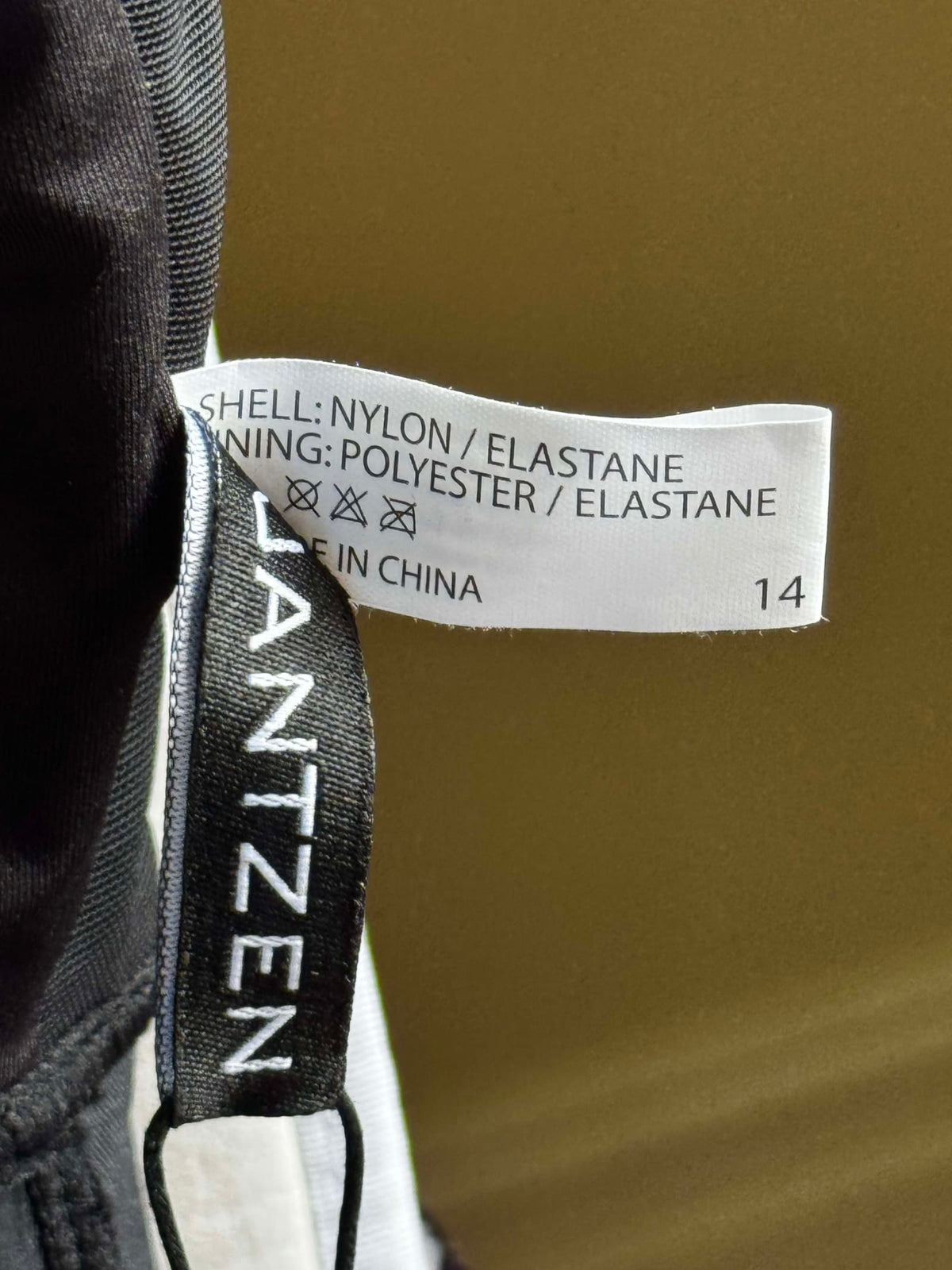 219568