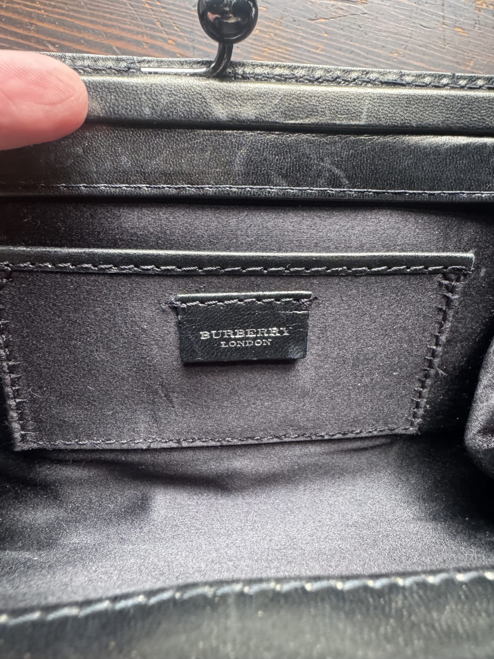 107423