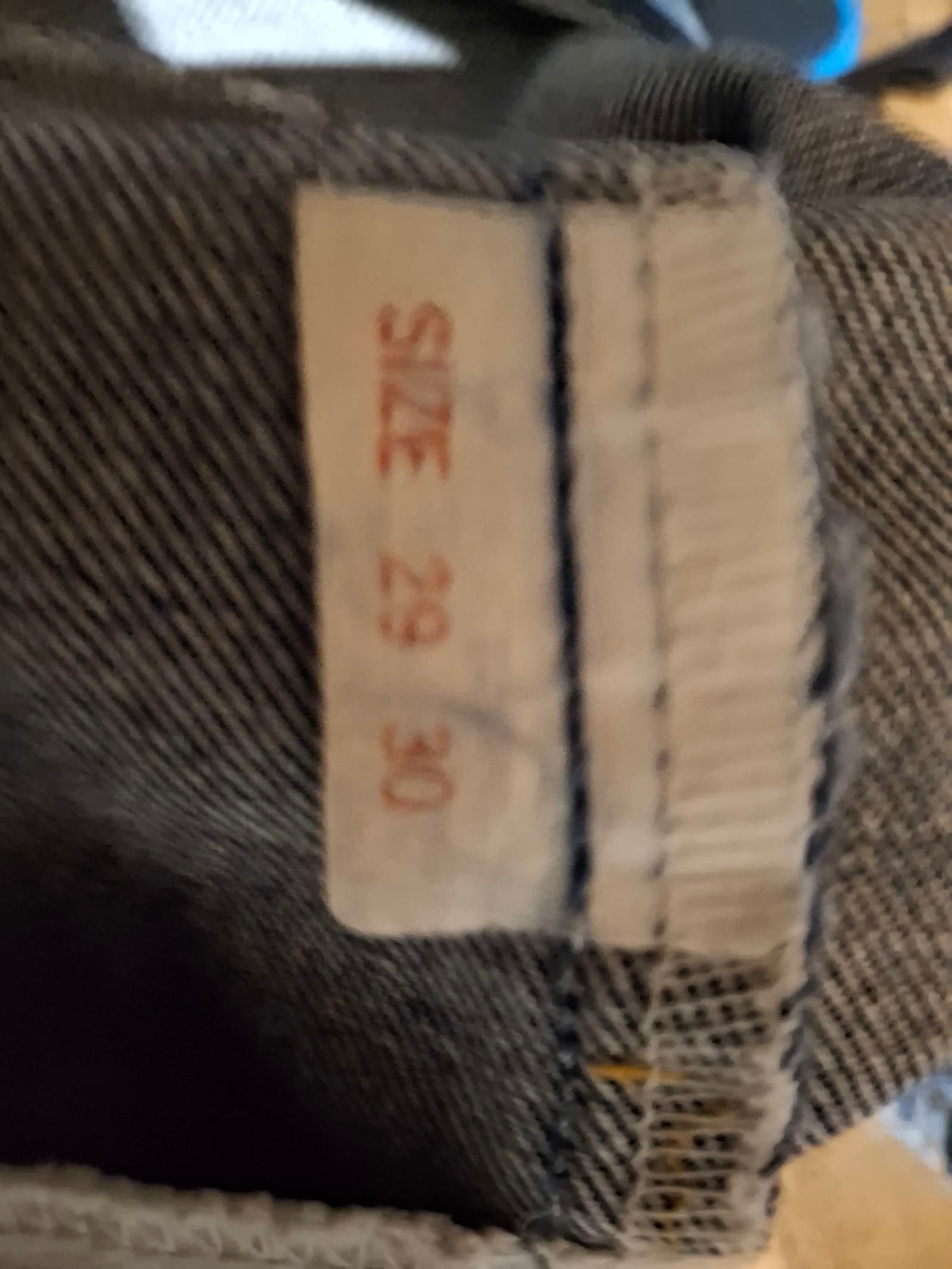 218369